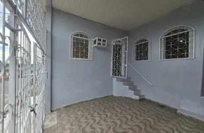 Vendo casa muito bem localizada no bairro alvorada, aceita financiamento