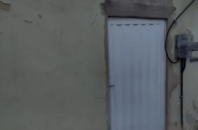 Vende-se ótima casa em nilopolis com dois quartos,bairro cabuis