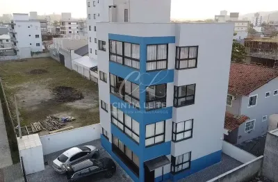 Apartamento vista mar a 150 metros da praia em baln piçarras
