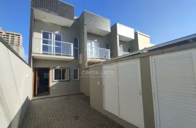 Sobrado a 250 metros da Praia com 2 suites - Bairro Itacolomi Baln Piçarras - SC