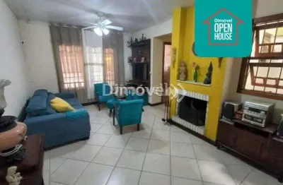 Casa com 3 quartos à venda na rua olécio cavedini, 45, espírito santo, porto alegre por r$ 750.000