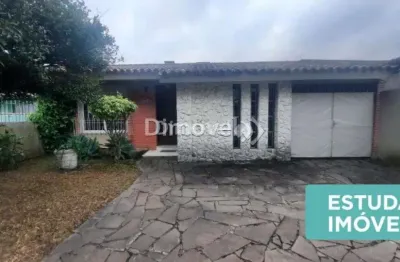 Casa com 4 quartos à venda na rua doutor barcelos, 1970, camaquã, porto alegre por r$ 750.000