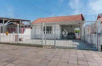 Casa com 3 quartos à venda na rua doutor pereira neto, 1364, tristeza, porto alegre por r$ 495.000
