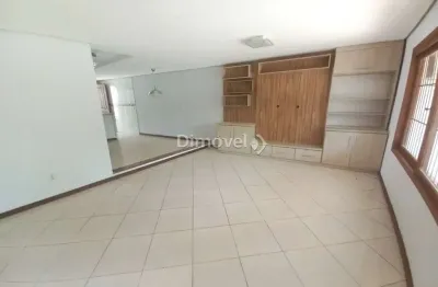Casa com 3 quartos à venda na rua jayme saul de borba, 72, guarujá, porto alegre por r$ 538.000