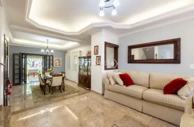 Casa com 4 quartos à venda na avenida flamengo, 117, ipanema, porto alegre por r$ 1.690.000
