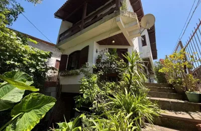 Casa com 4 quartos à venda na rua doutor barcelos, 1540, tristeza, porto alegre por r$ 490.000