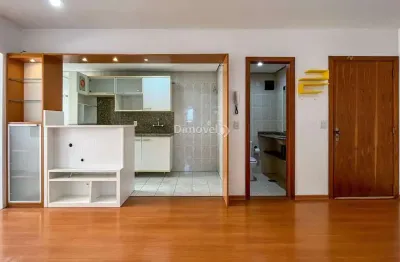 Apartamento com 2 quartos à venda na rua itapitocaí, 60, cristal, porto alegre por r$ 390.000