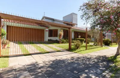 Casa com 5 quartos à venda na rua caiapó, 15, vila assunção, porto alegre por r$ 2.600.000