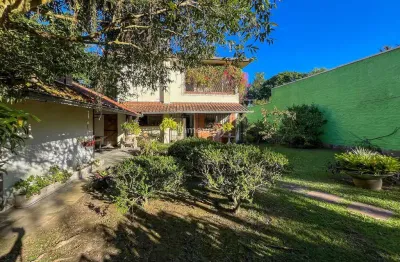 Casa com 3 quartos à venda na travessa pedra redonda, 550, jardim isabel, porto alegre por r$ 1.300.000