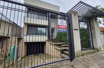 Casa com 3 quartos à venda na rua manajó, 192, vila assunção, porto alegre por r$ 1.375.000
