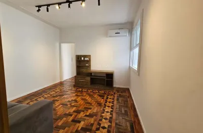 Apartamento com 2 quartos à venda na rua washington luiz, 178, centro histórico, porto alegre por r$ 320.000
