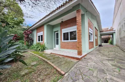 Casa com 4 quartos à venda na avenida pereira passos, 145, vila assunção, porto alegre por r$ 1.615.000