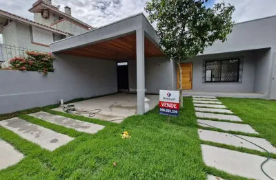 Casa com 3 quartos à venda na rua doutor pereira neto, 837, tristeza, porto alegre por r$ 900.000