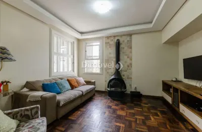 Casa com 4 quartos à venda na rua orfanotrófio, 92, teresópolis, porto alegre por r$ 980.000