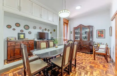 Casa com 3 quartos à venda na rua miguel couto, 610, menino deus, porto alegre por r$ 998.000