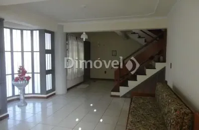 Casa com 4 quartos à venda na castro de menezes, 943, tristeza, porto alegre por r$ 998.000