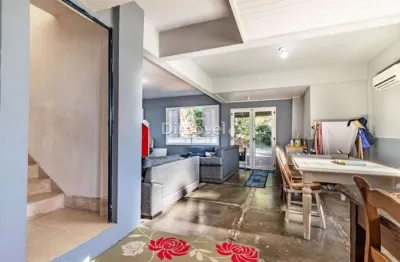 Casa com 3 quartos à venda na rua doutor pitrez, 874, ipanema, porto alegre por r$ 1.187.000