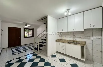 Casa em condomínio fechado com 2 quartos para alugar na avenida otto niemeyer, 2417, camaquã, porto alegre por r$ 2.500