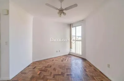 Apartamento com 2 quartos para alugar na rua coronel massot, 520, cristal, porto alegre por r$ 1.600