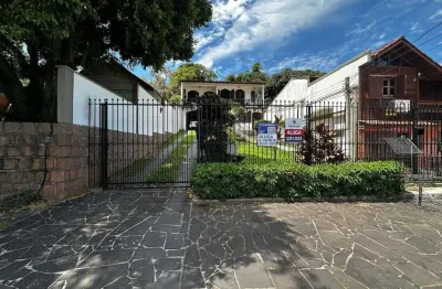 Casa com 3 quartos para alugar na Rua Liberal, 1085, Tristeza, Porto Alegre por R$ 4.500