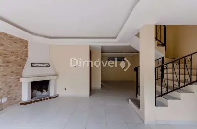 Casa em condomínio fechado com 3 quartos para alugar na rua caeté, 525, vila assunção, porto alegre por r$ 4.900