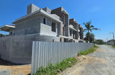 Tríplex de alto padrão a 320 metros da praia no itacolomi em piçarras