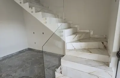 Lindo sobrado de altíssimo padrão no centro de balneário piçarras