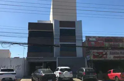 Qne 24 - vendo ou alugo prédio com elevador sendo subsolo de garagem, com loja e mais 3 pavimentos com cobertura, ótimo para clínica, escola, cursos, advocacia, empresas de grande porte