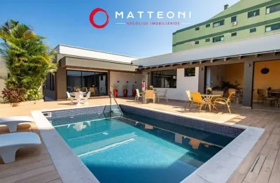 Casa espaçosa com piscina e área para escritório: conforto e versatilidade