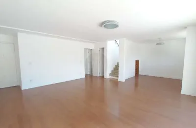 Cobertura duplex reformada no recreio - piscina e churrasqueira