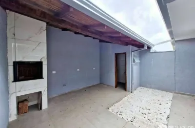 Casa modernizada de 03 dormitórios para locação no bairro gralha azul em fazenda rio grande