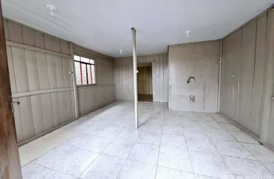 Casa mista (madeira e alvenaria) de 02 dormitórios para locação no bairro greenportugal em fazenda rio grande