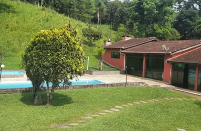 Chácara com piscina e grande área de lazer para todos os gostos