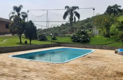 Chácara com piscina e grande área de lazer para todos os gostos