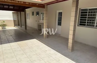 Casa à venda villa suiça, indaiatuba-sp área do terreno 470 metros  área construída 268 metros   garagem pra 2 carros cobertos com portão eletrônico