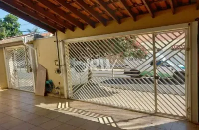 Casa a venda no bairro maria helena na cidade de indaiatuba sp  240 m2 ( área construída ) 330 m2 ( área do terreno )  casa da frente: 3 quartos com 1