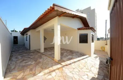 Casa a venda no bairro vila teller na cidade de indaiatuba sp   terreno  : 277,50 m2 casa térrea : 180,55 m2  sala de estar e jantar com jardim de inv