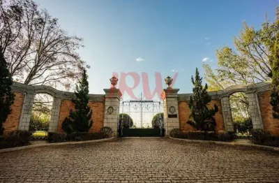 TERRENO A VENDA NO CONDOMÍNIO RESERVA ITANHANGÁ NA CIDADE DE INDAIATUBA - SP  Área do terreno - 698,45 m²  Em localização privilegiada, a propriedade