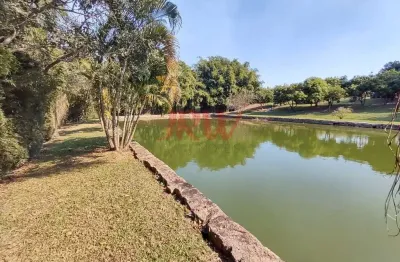 Lindo sitio 36.800 metros de área sendo a casa principal com três suítes, sala de estar, tv e jantar. cozinha,copa e lavanderia, duas casas de caseiro