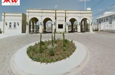 Lindo terreno em condomínio fechado oferece portaria e segurança armada 24 horas, campo de futebol, duas quadras de tênis, academia.