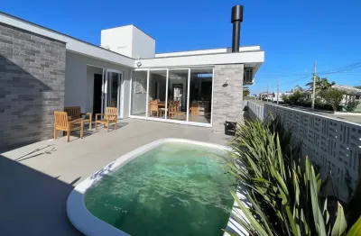 Casa nova, mobiliada e a poucos passos do mar – balneário rincão/sc!