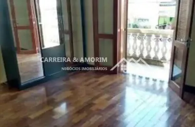 Casa a venda, sobrado 3 dormitórios, 01 suíte,  sala, cozinha, 3 banheiros, 1 vaga, a 6 minutos da estação campo limpo metrô.