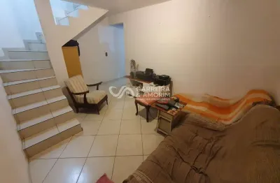 Casa a venda, sobrado 2 dormitórios, sala 2 ambientes, cozinha, área de serviços, quintal, 2 vagas de garagem cobertas. interlagos.