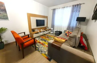 Casa a venda, sobrado 3 dormitórios, suíte, hidromassagem e varanda, sala, cozinha, quintal, 2 vagas de garagem cobertas. jardim monte azul.