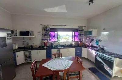 Casa a venda, sobrado 3 dormitórios, varanda, 5 vagas de garagem, salão de festas, jardim sandra, metrô capão redondo, estrada de itapecerica.