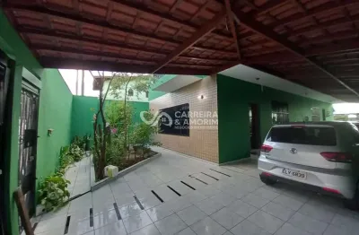 Casa a venda, sobrado 3 dormitórios, varanda, 5 vagas de garagem, salão de festas, jardim sandra, metrô capão redondo, estrada de itapecerica.