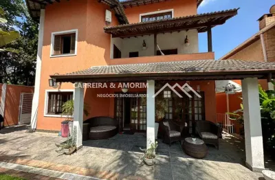 Casa a venda, sobrado alto padrão 5 suítes, master com hidro, closet e sacada, lareira, piscina, 6 vagas, amplo espaço gourmet. bolsão de interlagos.