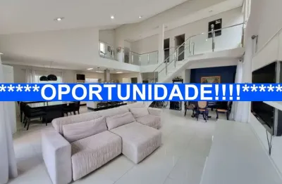 Casa a venda, sobrado alto padrão 4 dormitórios, 2 suítes, lareira, 8 vagas, amplo espaço gourmet. Todo reformado. Bolsão de interlagos.