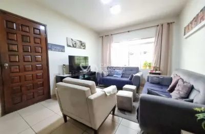 Casa a venda, sobrado 3 dormitórios, suíte, sala 2 ambientes, cozinha, 2 vagas cobertas, quintal.10 minutos metrô vila das belezas. vila das belezas.