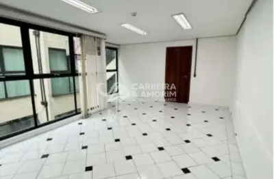 Sala para alugar, no centro de santo amaro, 30 metros, ao lado do metrô e terminal de ônibus de santo amaro